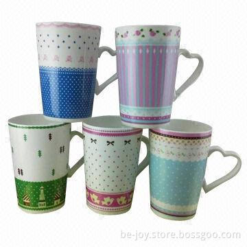 Porcelain mug with flower design,Various colors and artworks are available